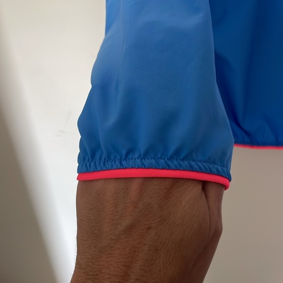 Adidas Medium windbreaker jacket EUC worn once. Thin breathable silky material - Picture 6 of 11